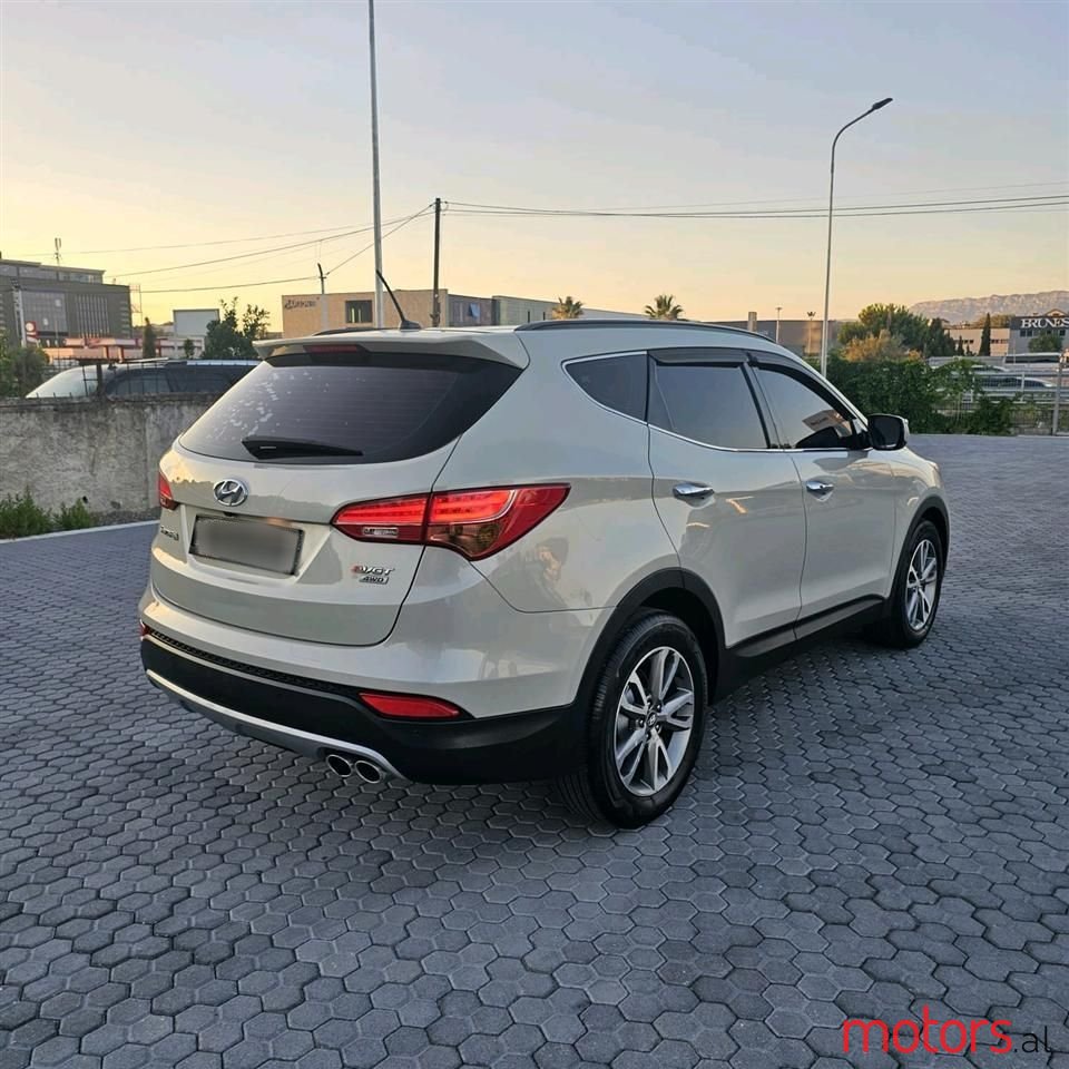 2013' Hyundai Santa Fe photo #6