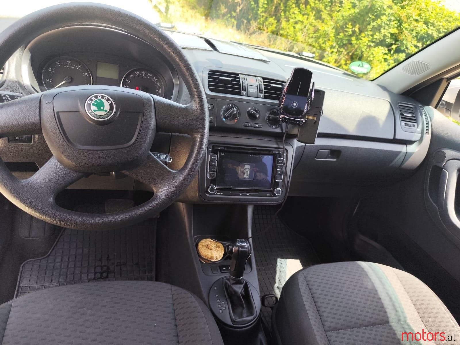 2012' Skoda Fabia photo #6