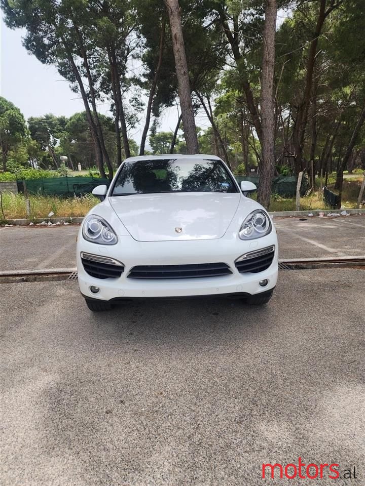 2013' Porsche Cayenne photo #2