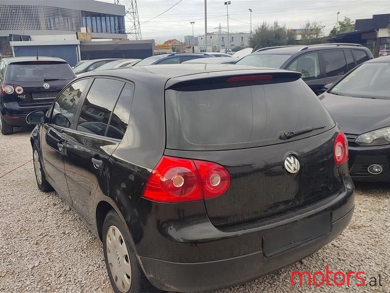2005' Volkswagen Golf photo #4
