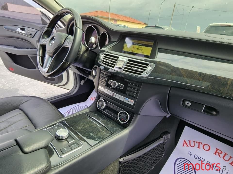 2012' Mercedes-Benz 350 photo #6