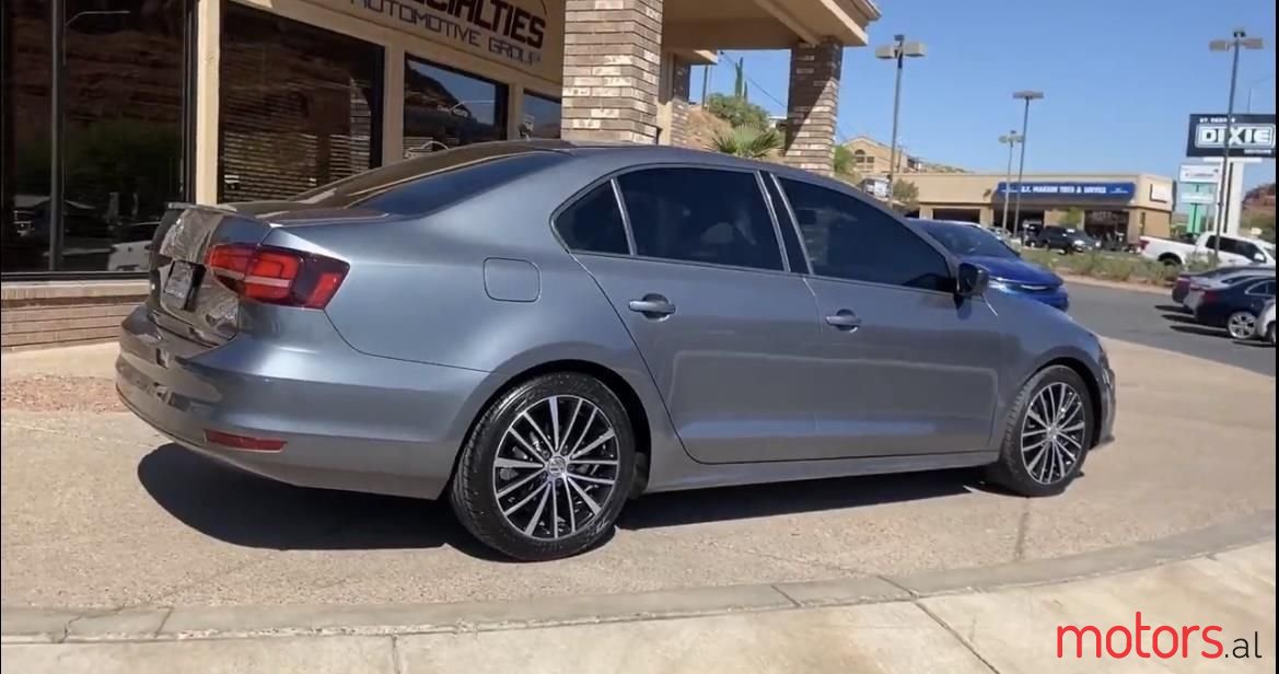 2016' Volkswagen Jetta photo #4