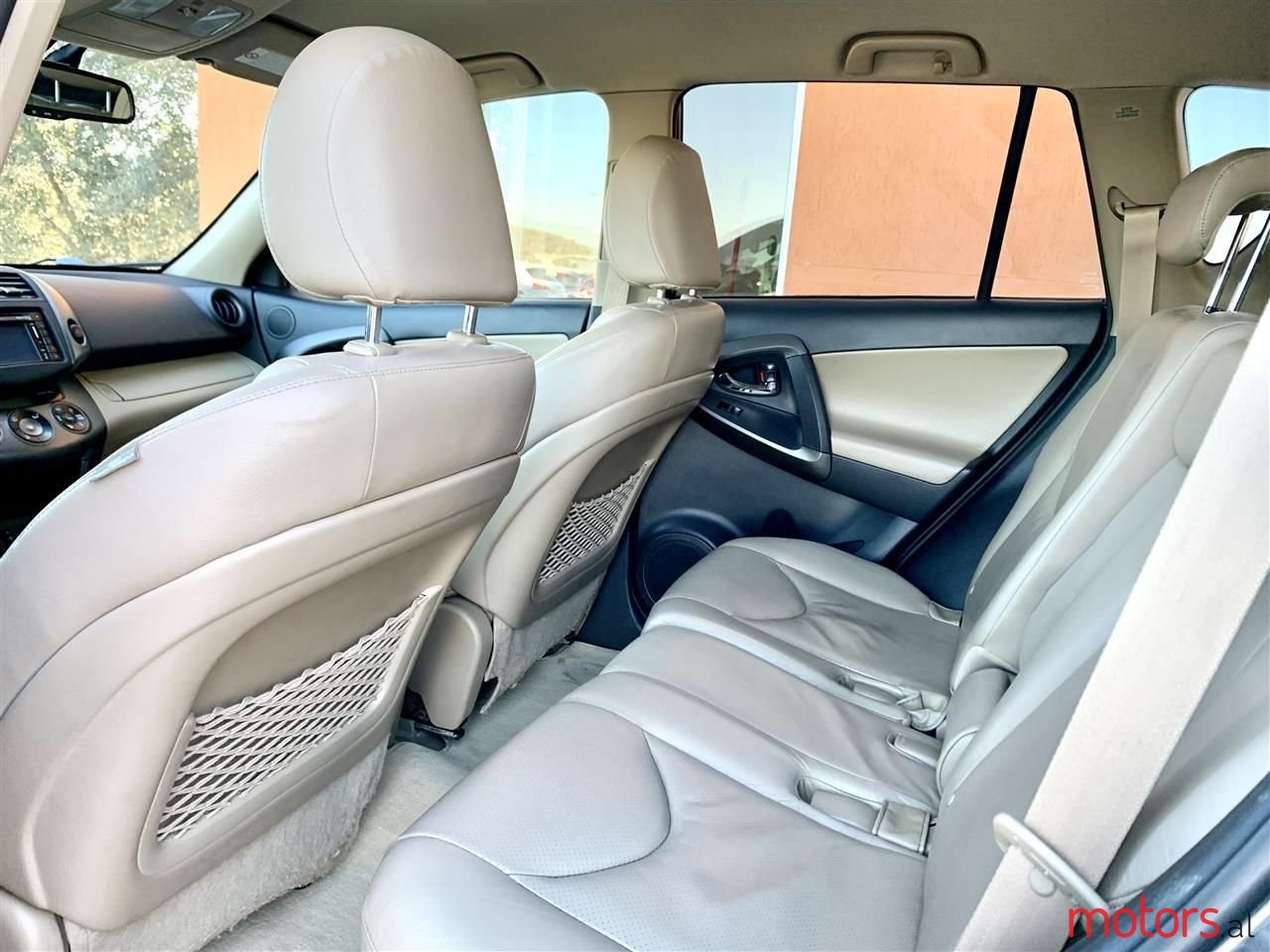 2010' Toyota RAV4 photo #4