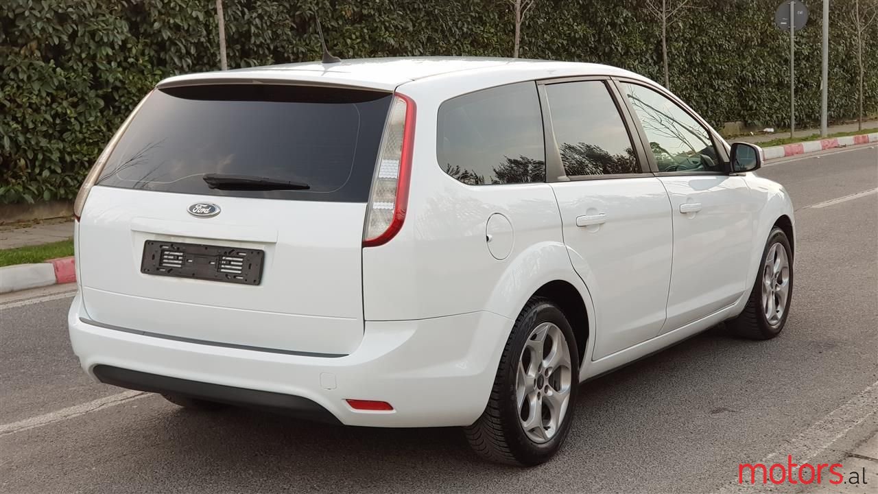 2010' Ford Focus photo #4