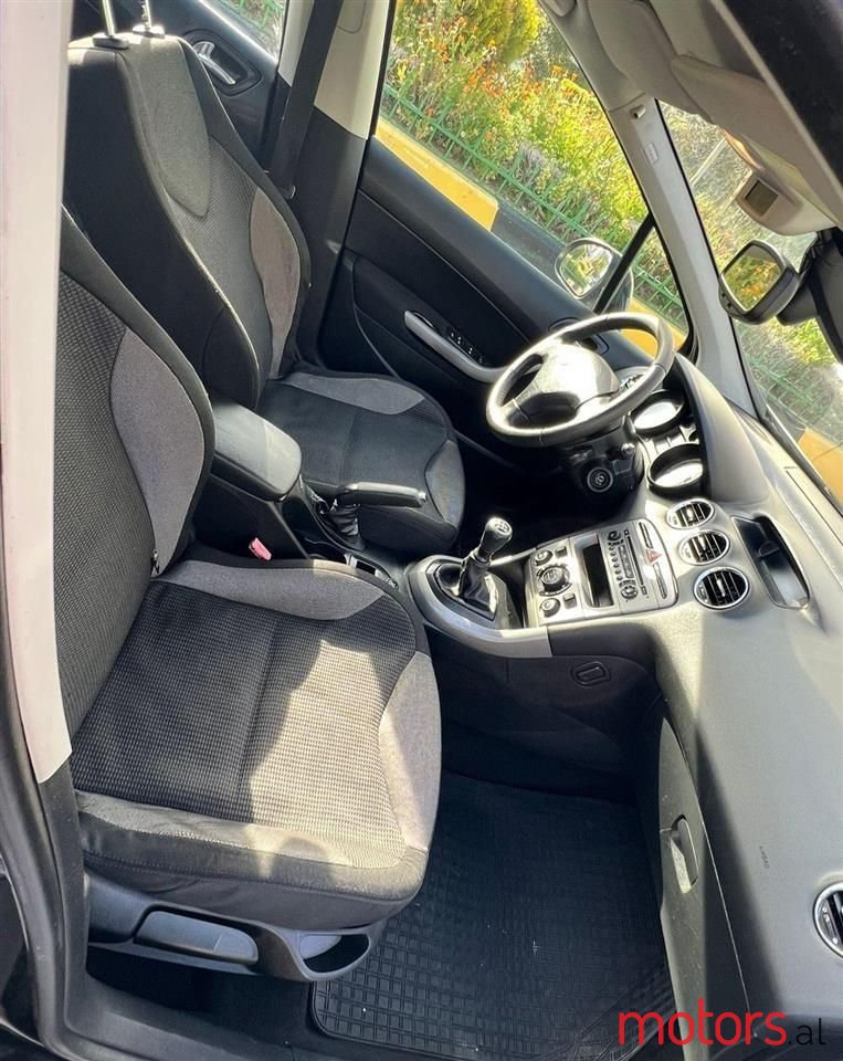 2008' Peugeot 308 photo #6