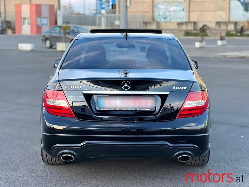 2012' Mercedes-Benz C 300 photo #5