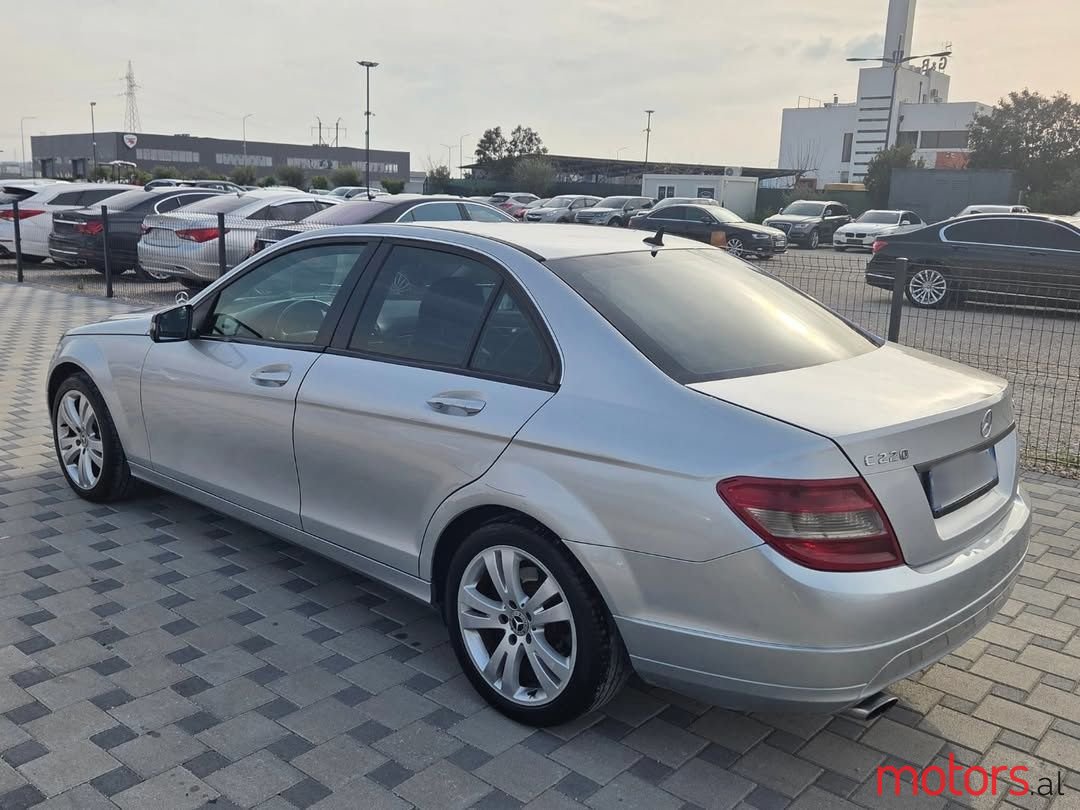 2009' Mercedes-Benz 220 photo #3