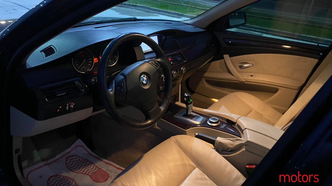 2009' BMW 528 photo #6
