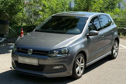 2013' Volkswagen Polo