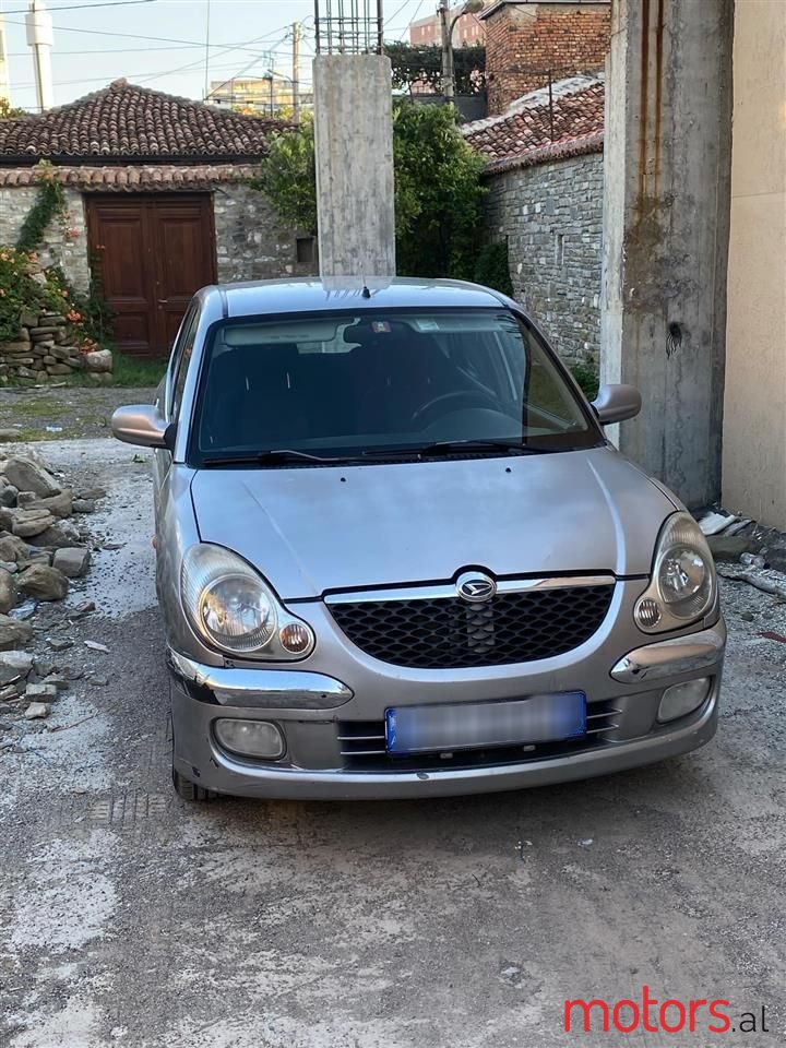 2003' Daihatsu Sirion photo #2