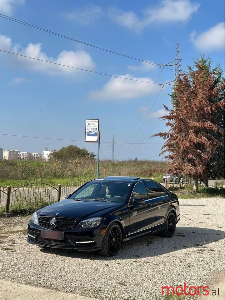 2011' Mercedes-Benz C 300 photo #5