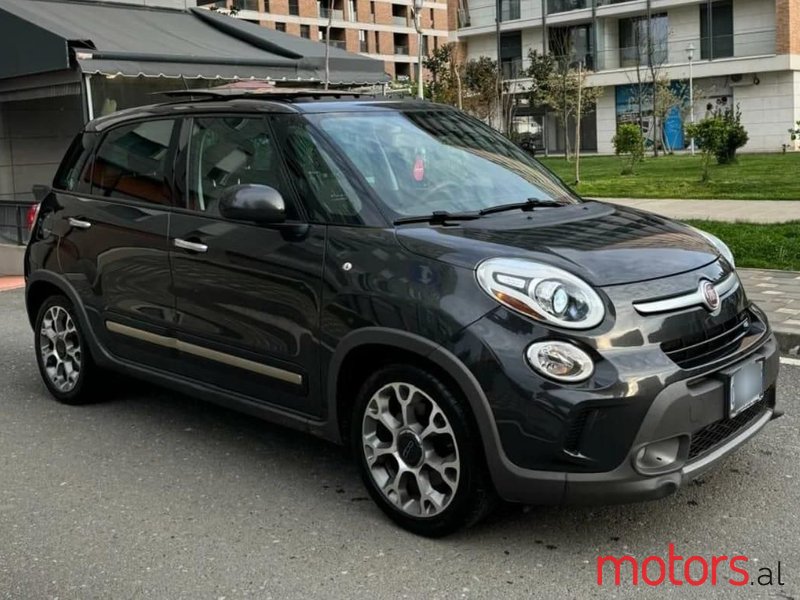 2015' Fiat 500L photo #4