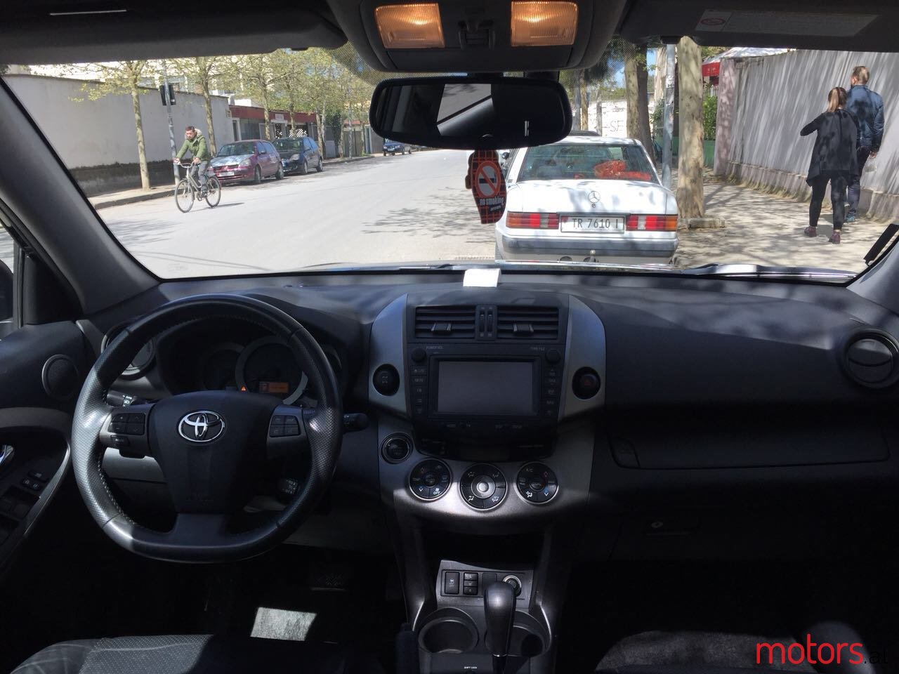 2012' Toyota RAV4 SUV photo #7