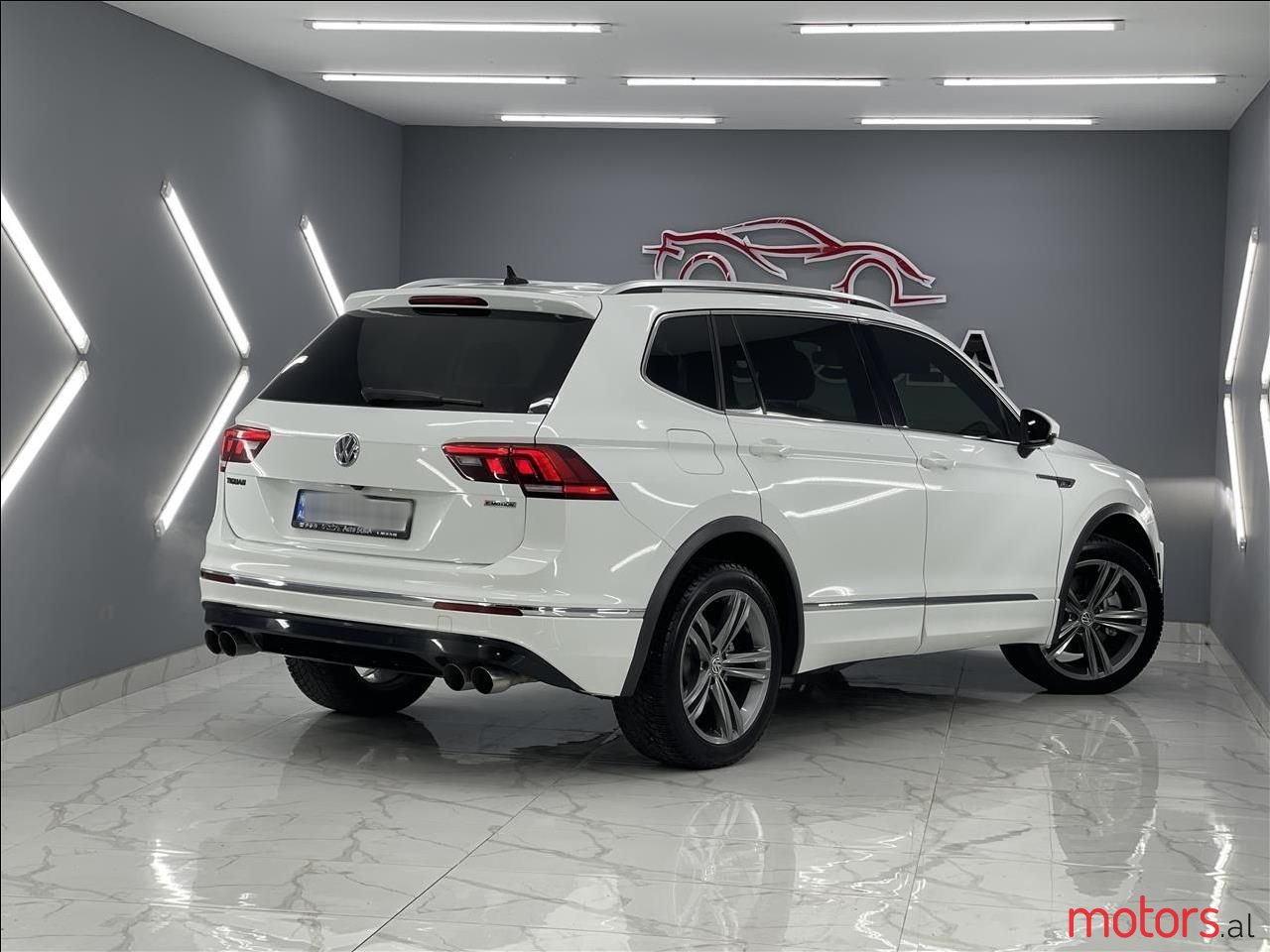 2019' Volkswagen Tiguan photo #4