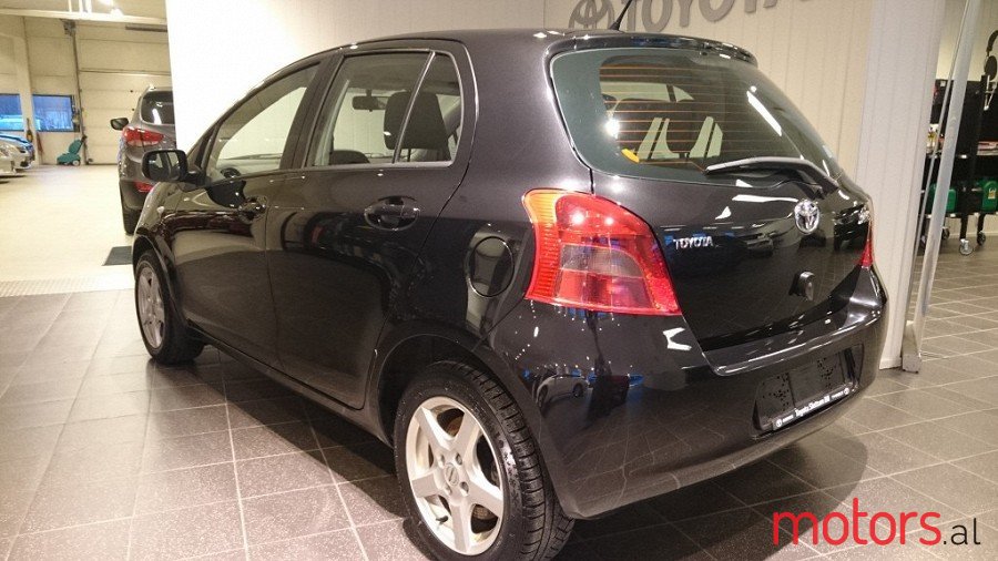 2005' Toyota Yaris photo #7