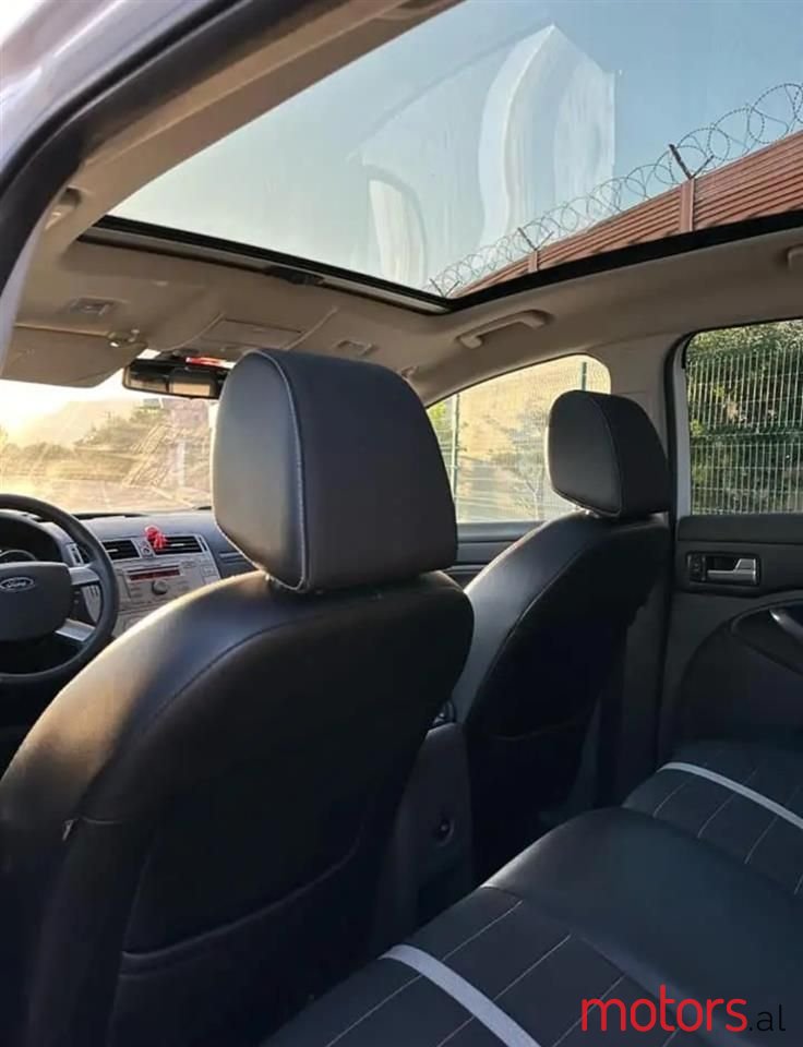 2010' Ford Kuga photo #6