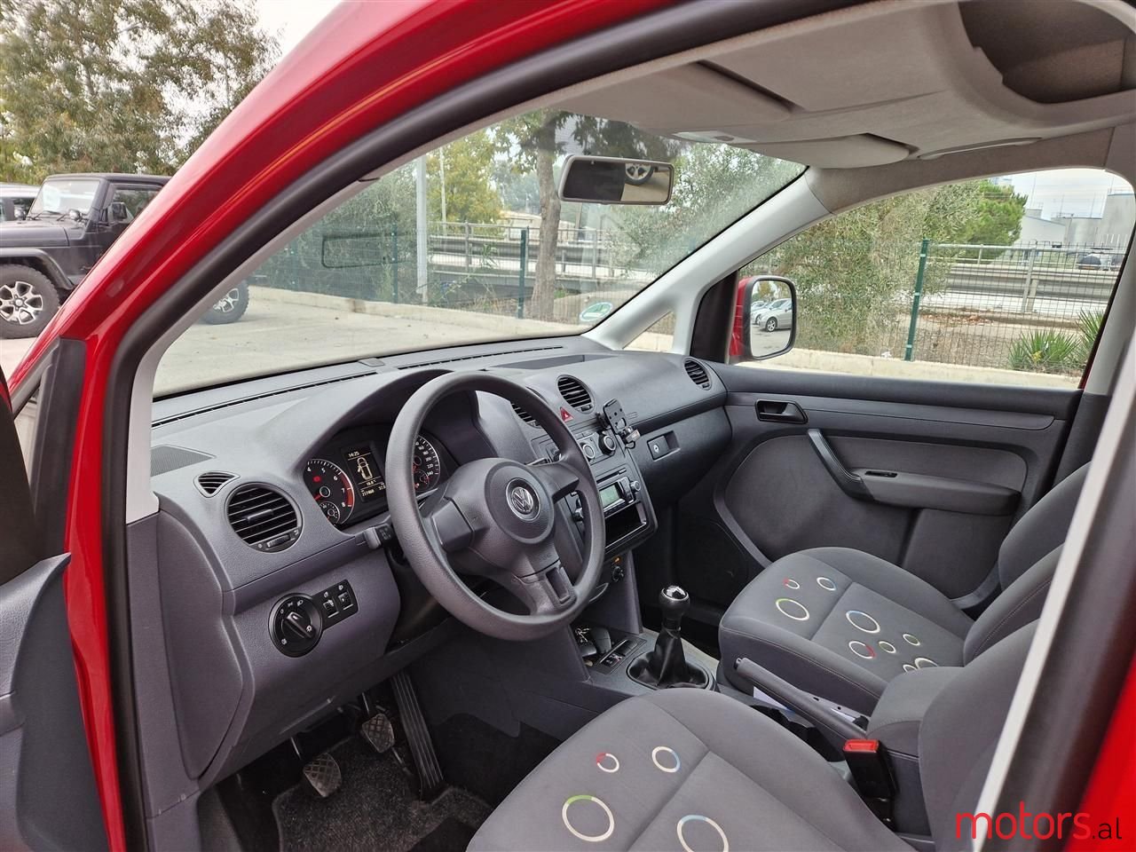 2012' Volkswagen Caddy photo #5