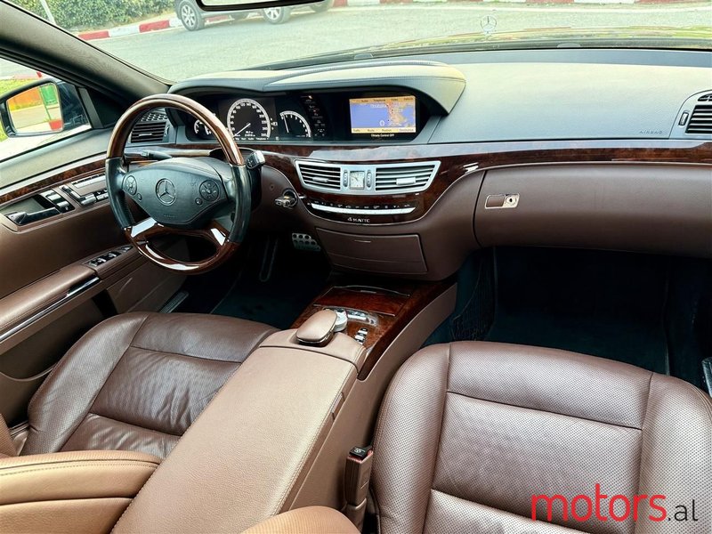 2011' Mercedes-Benz S 350 photo #2