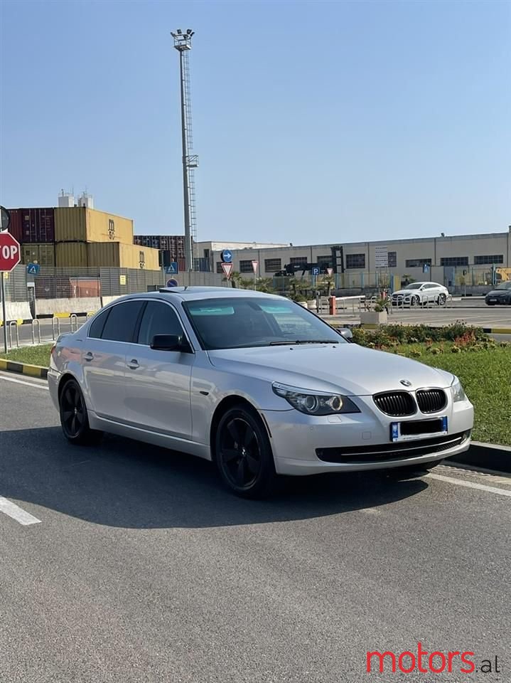 2008' BMW 528 photo #3
