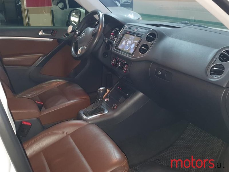 2013' Volkswagen Tiguan photo #2