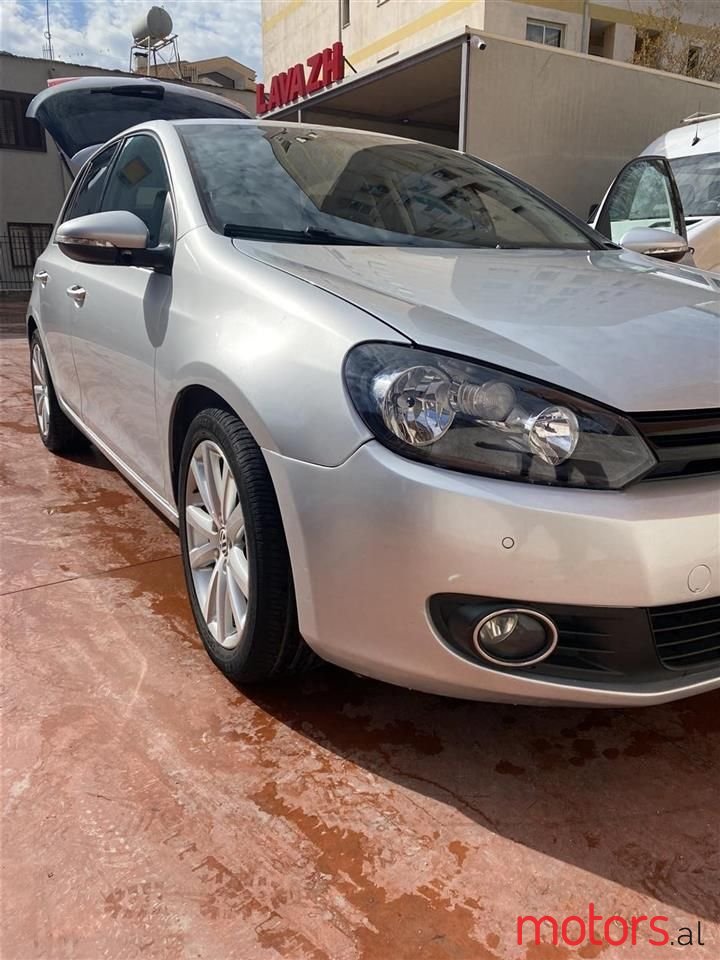 2009' Volkswagen Golf photo #1