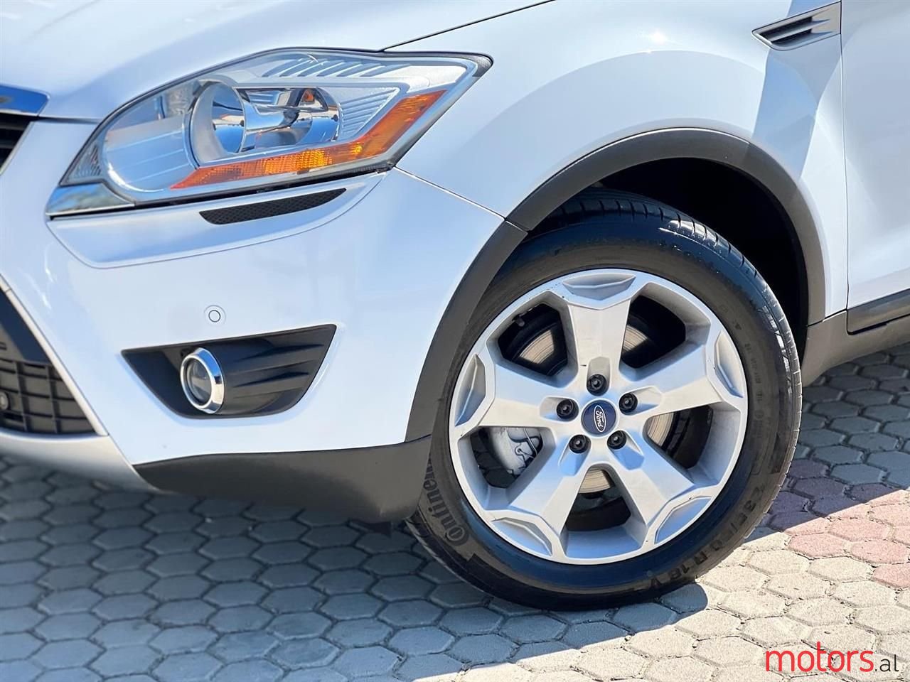 2011' Ford Kuga photo #6