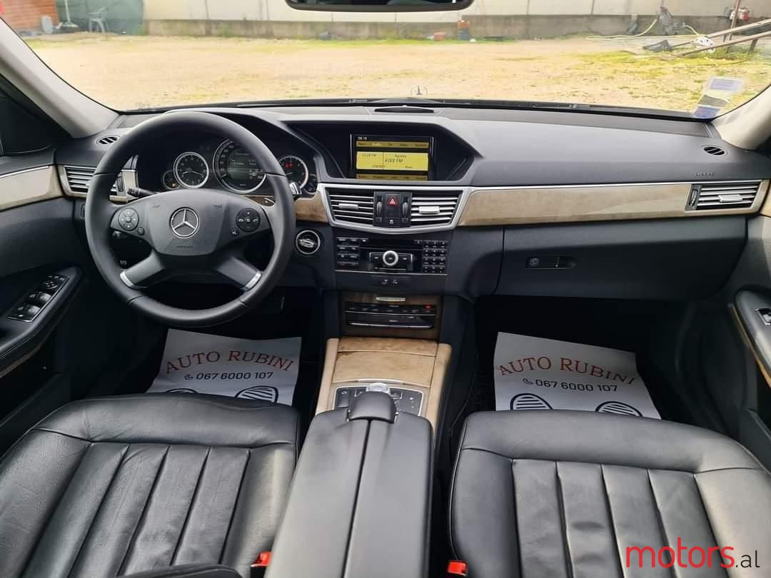 2010' Mercedes-Benz E 300 photo #4