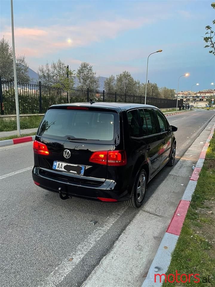 2015' Volkswagen Touran photo #3