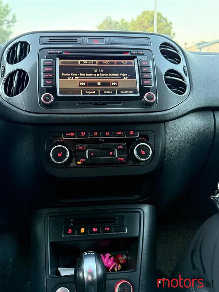2013' Volkswagen Tiguan photo #4