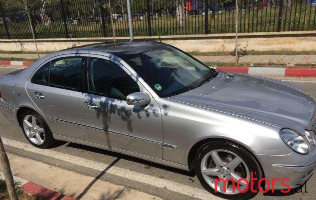 2003' Mercedes-Benz E-Class photo #1