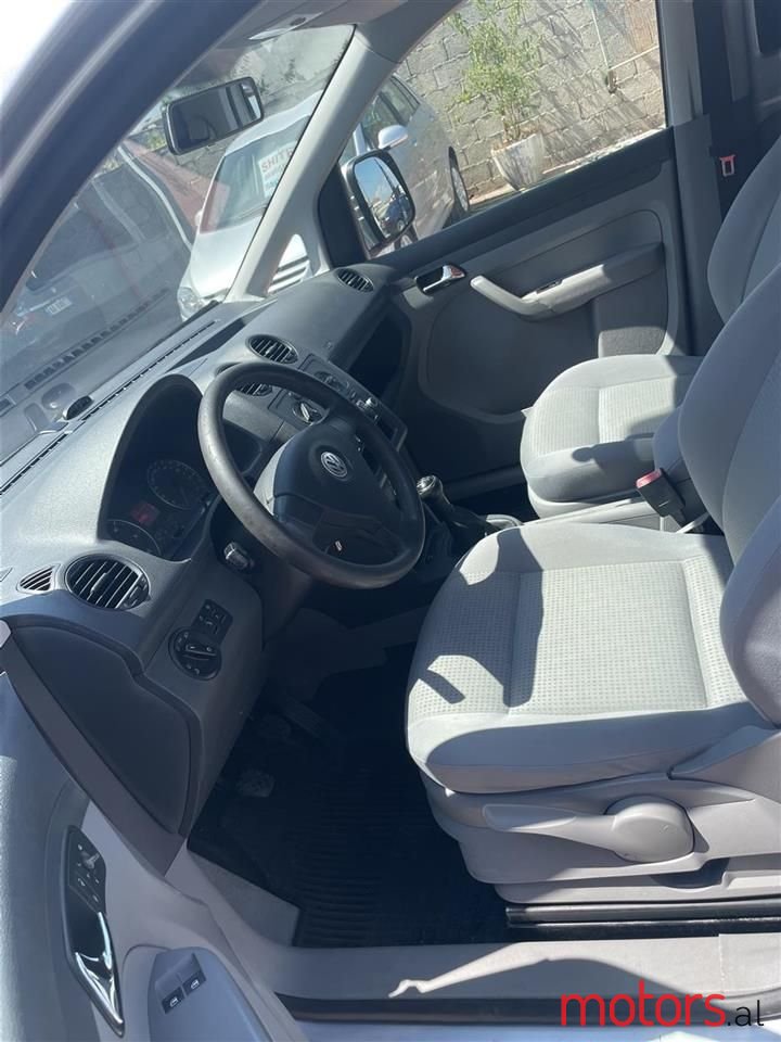 2009' Volkswagen Caddy photo #6