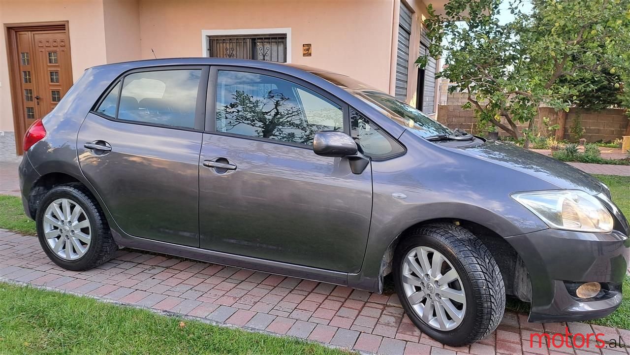 2009' Toyota Auris photo #3