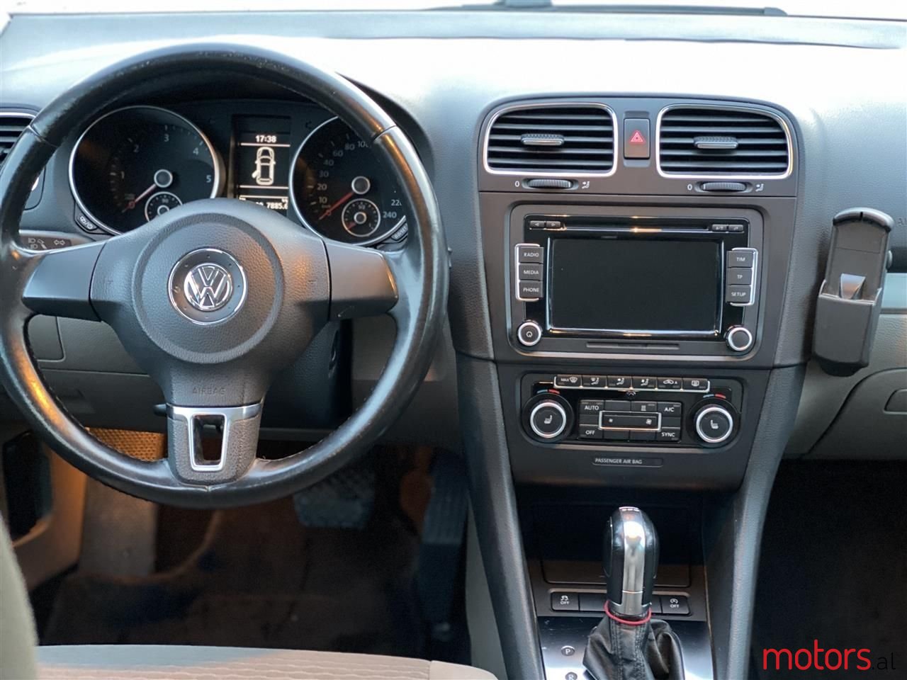 2012' Volkswagen Golf photo #6