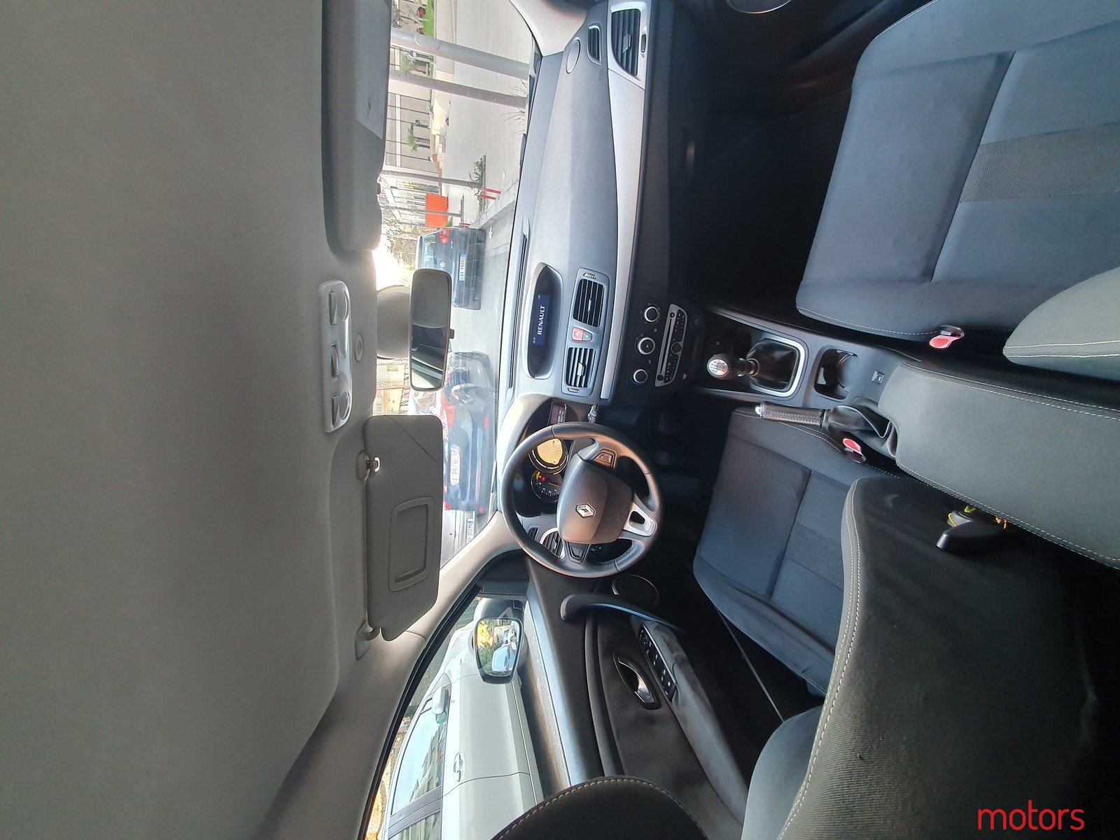 2009' Renault Megane photo #7