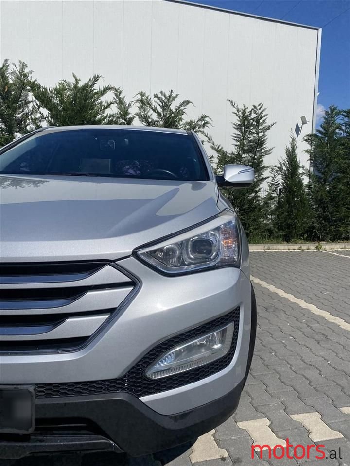 2013' Hyundai Santa Fe photo #2