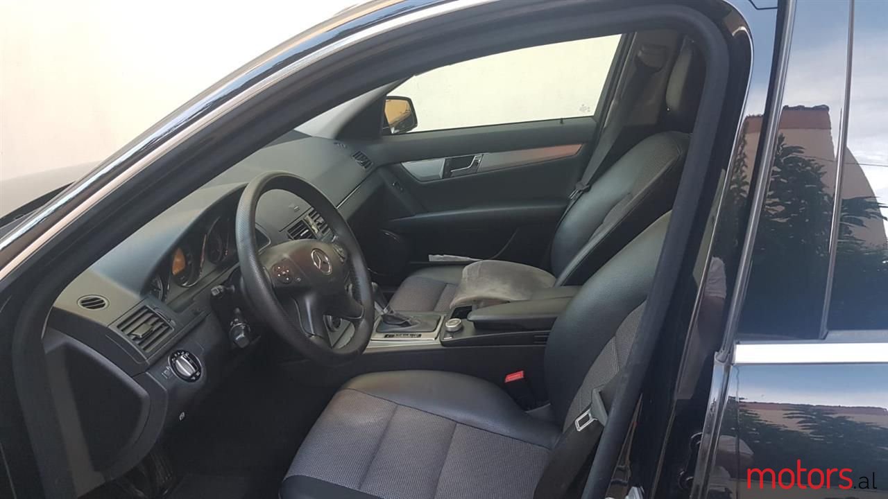 2010' Mercedes-Benz C 220 photo #3