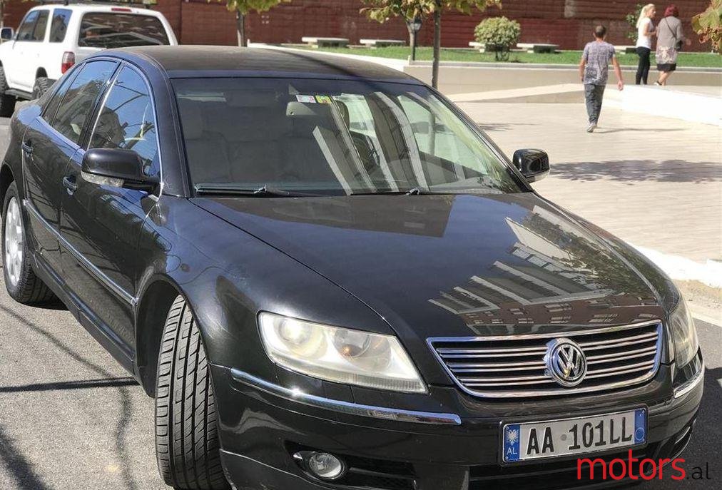 2004' Volkswagen Phaeton photo #1