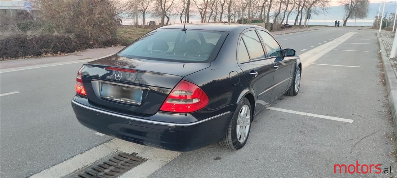 2005' Mercedes-Benz E 220 photo #4