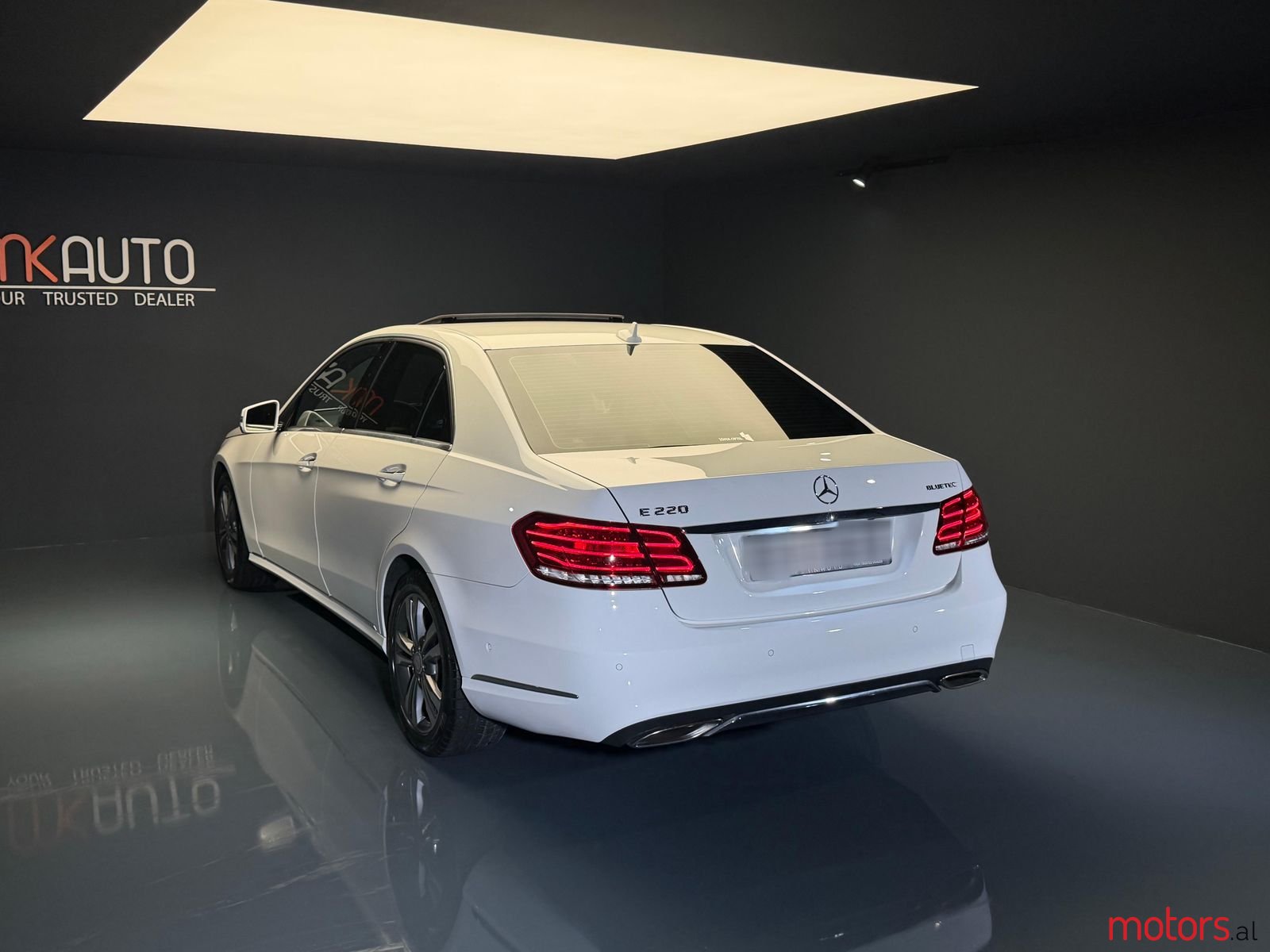 2015' Mercedes-Benz E 220 photo #5