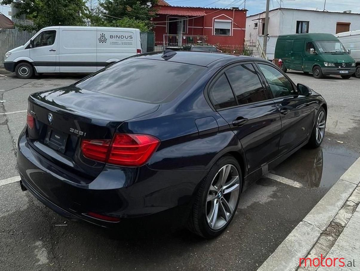 2014' BMW 328 photo #5
