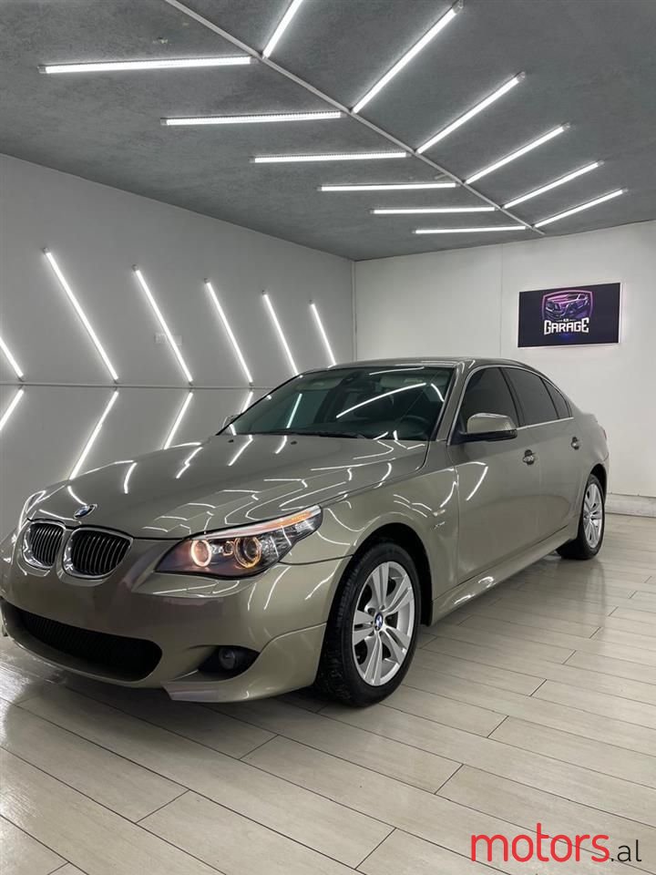 2010' BMW 528 photo #1