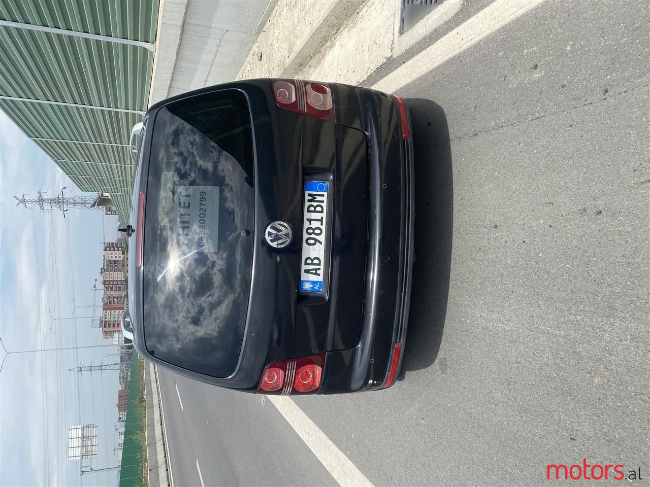 2007' Volkswagen Touran photo #3