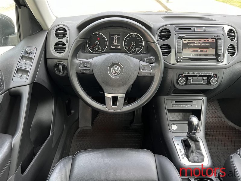 2013' Volkswagen Tiguan photo #2