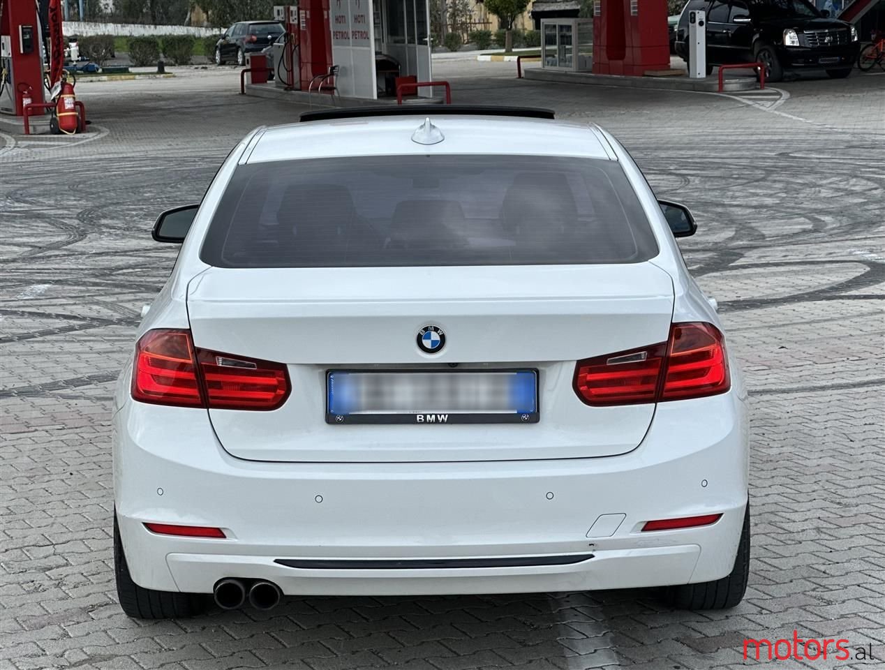 2013' BMW 320 photo #6