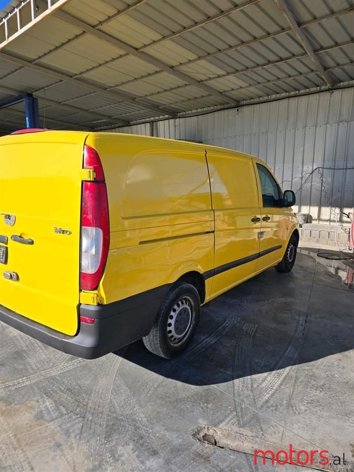 2010' Mercedes-Benz V 220 photo #3