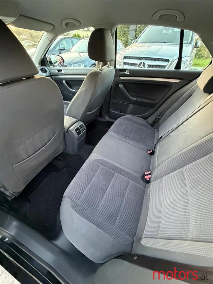 2007' Volkswagen Jetta photo #5