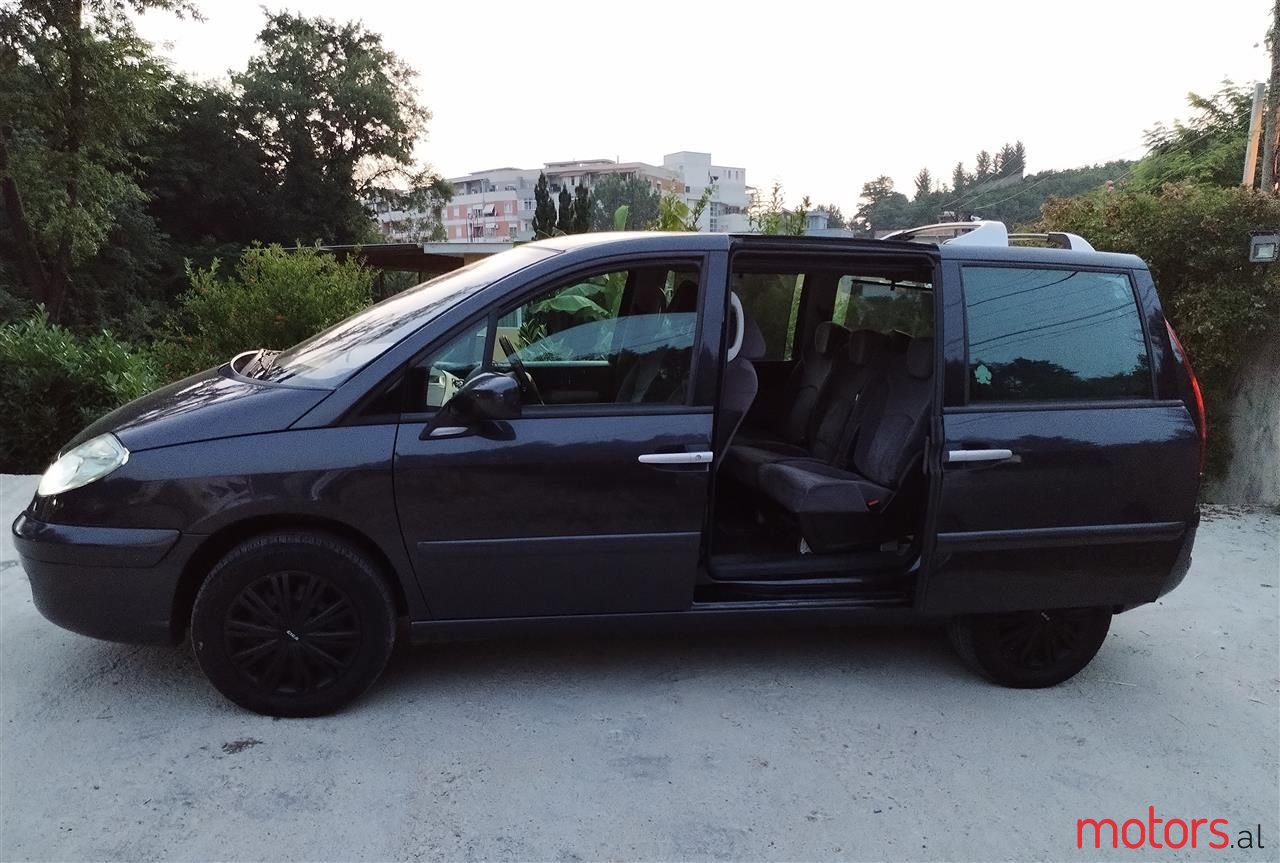 2008' Citroen C8 photo #6