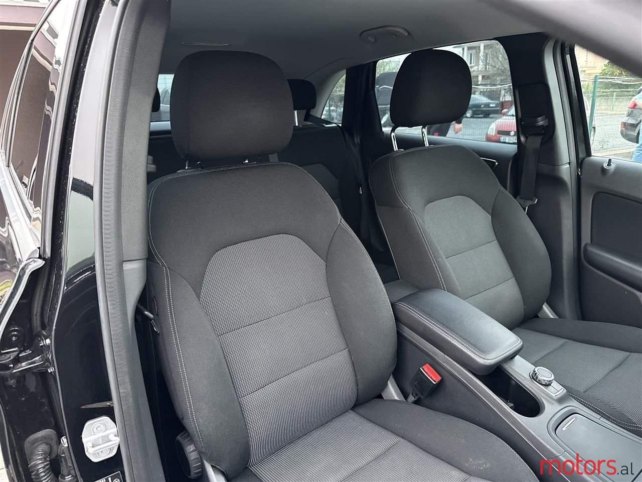 2013' Mercedes-Benz B 180 photo #4