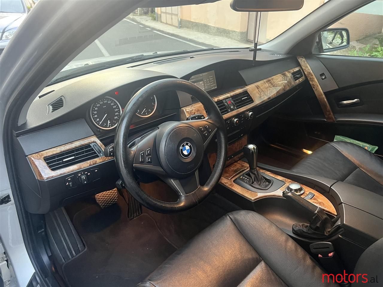 2006' BMW 525 photo #3