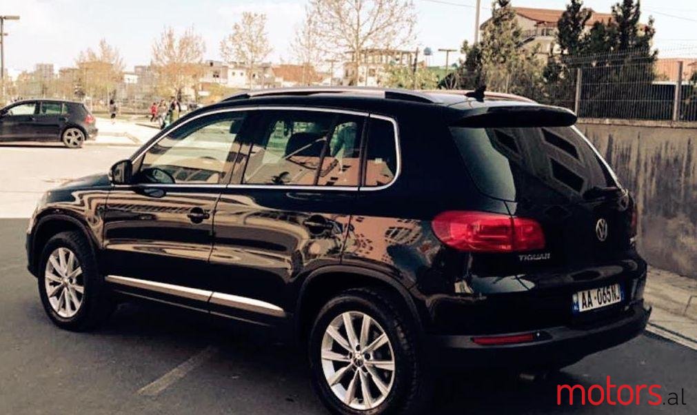 2009' Volkswagen Tiguan photo #1